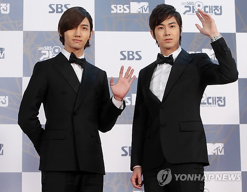 2011 SBS 가요대전 @ 레드카펫 동방신기,영화배우같은 턱시도 패션