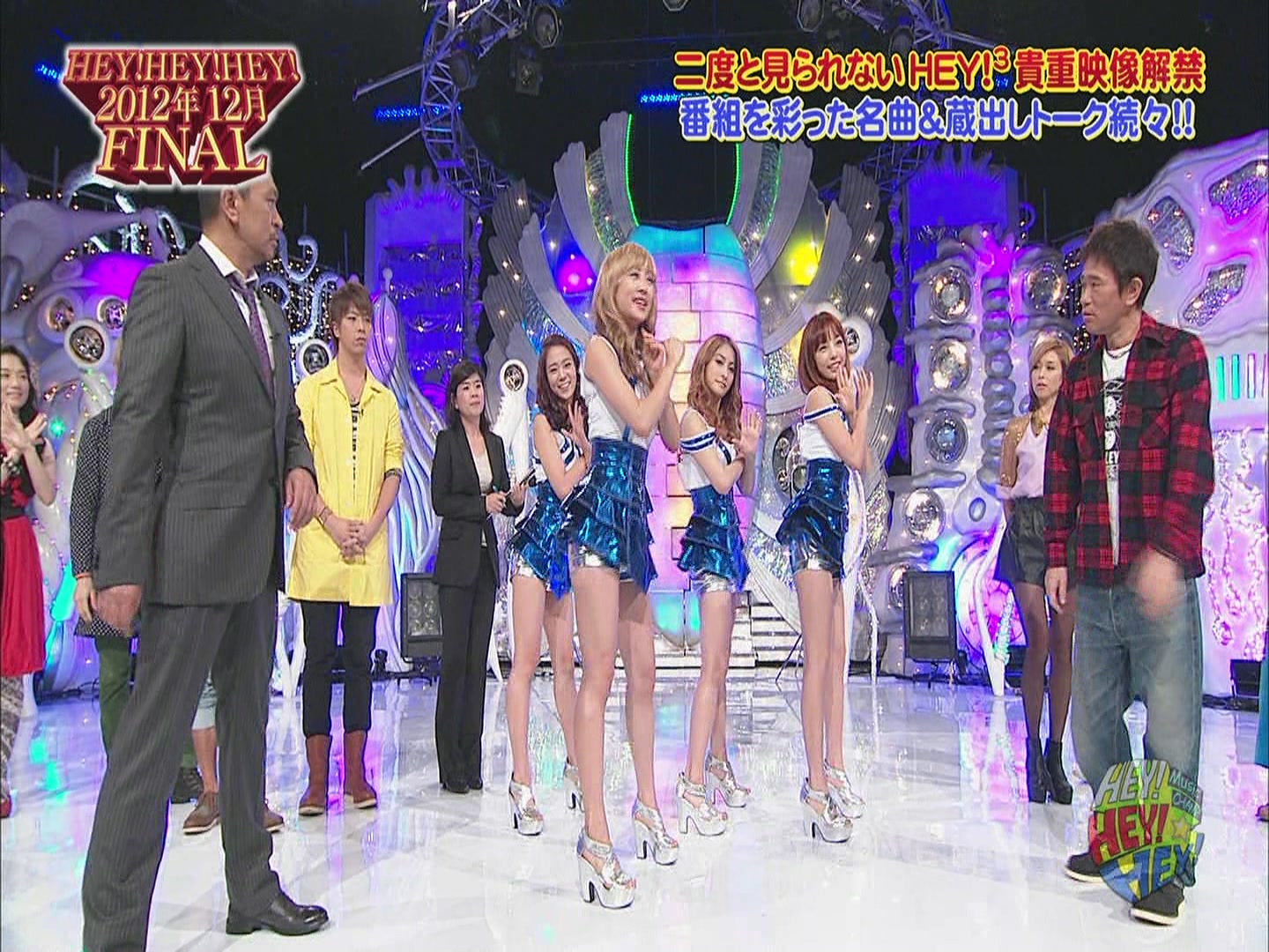 121029.HEYx3 :: KARA - Talk + Electric Boy