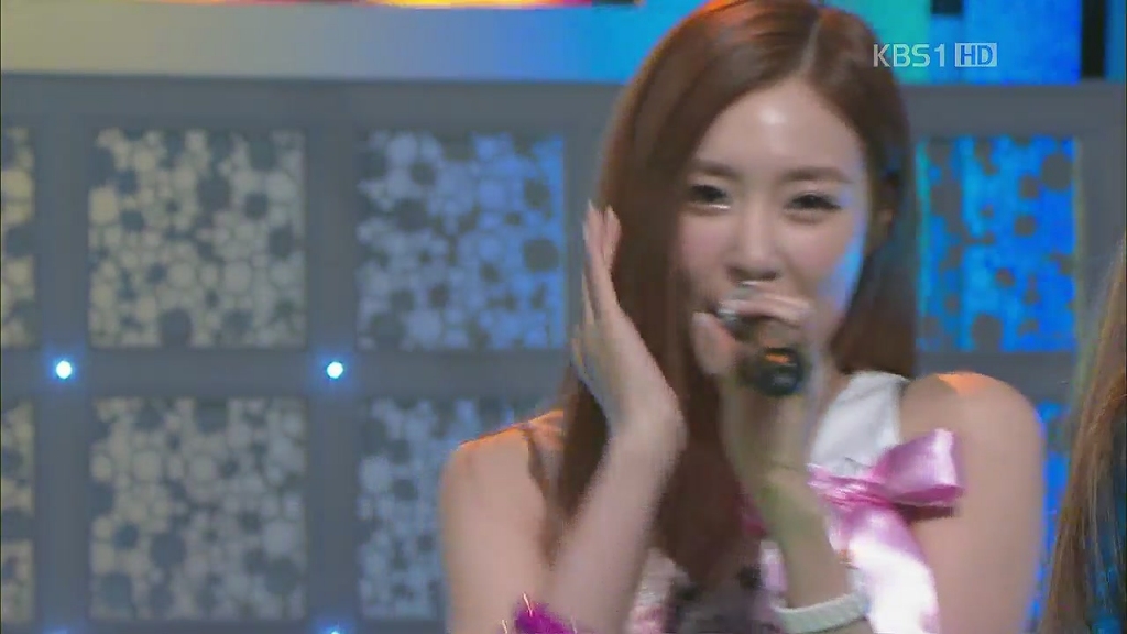 영상 :: 태티서 - Twinkle + 토크 @ 121113 KBS.러브인아시아