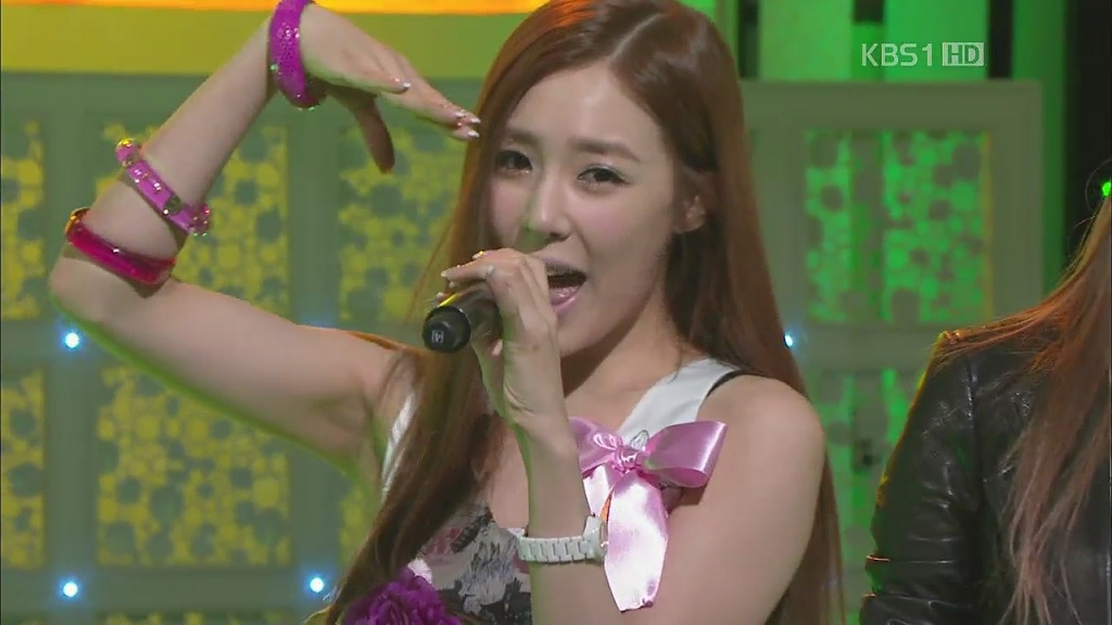 영상 :: 태티서 - Twinkle + 토크 @ 121113 KBS.러브인아시아