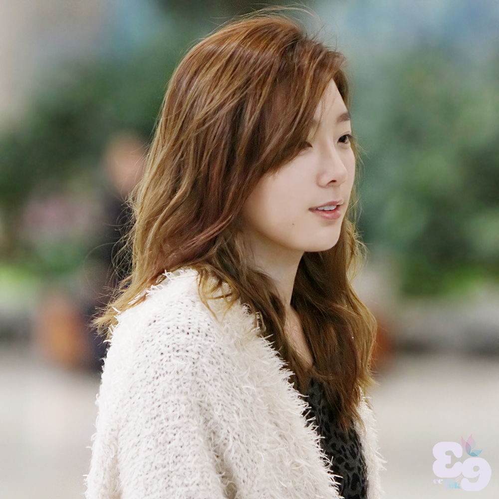 [4 Pics] SNSD_태연 :: 121105 김포공항 출국 by 깐죽