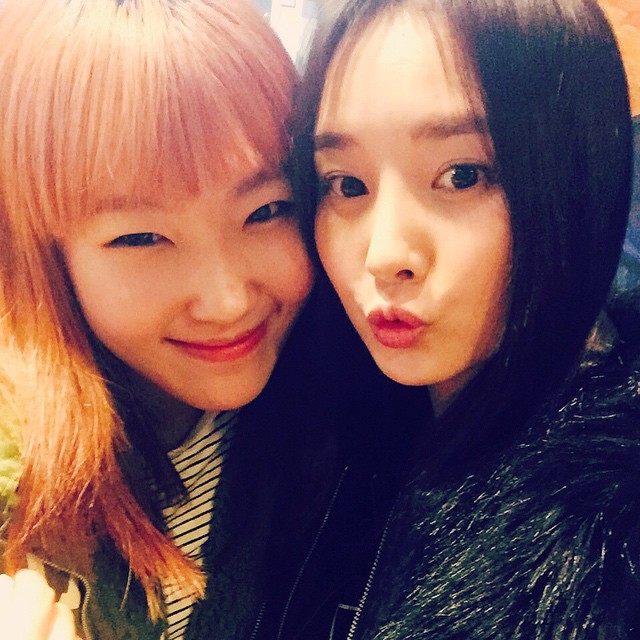 우희(달샤벳) 150110 인스타그램 - 우희 무슨 생각 중...?