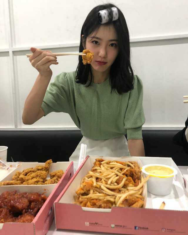 오늘자 배우 신예은 인스타그램.jpg