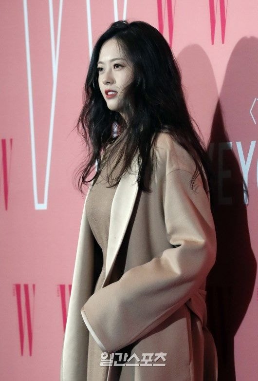 최근 고아라.jpg (25일 W Korea 유방암 자선행사)