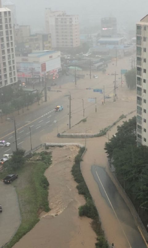 [실시간] 천안 근황 ...폭우 ㄷㄷㄷ