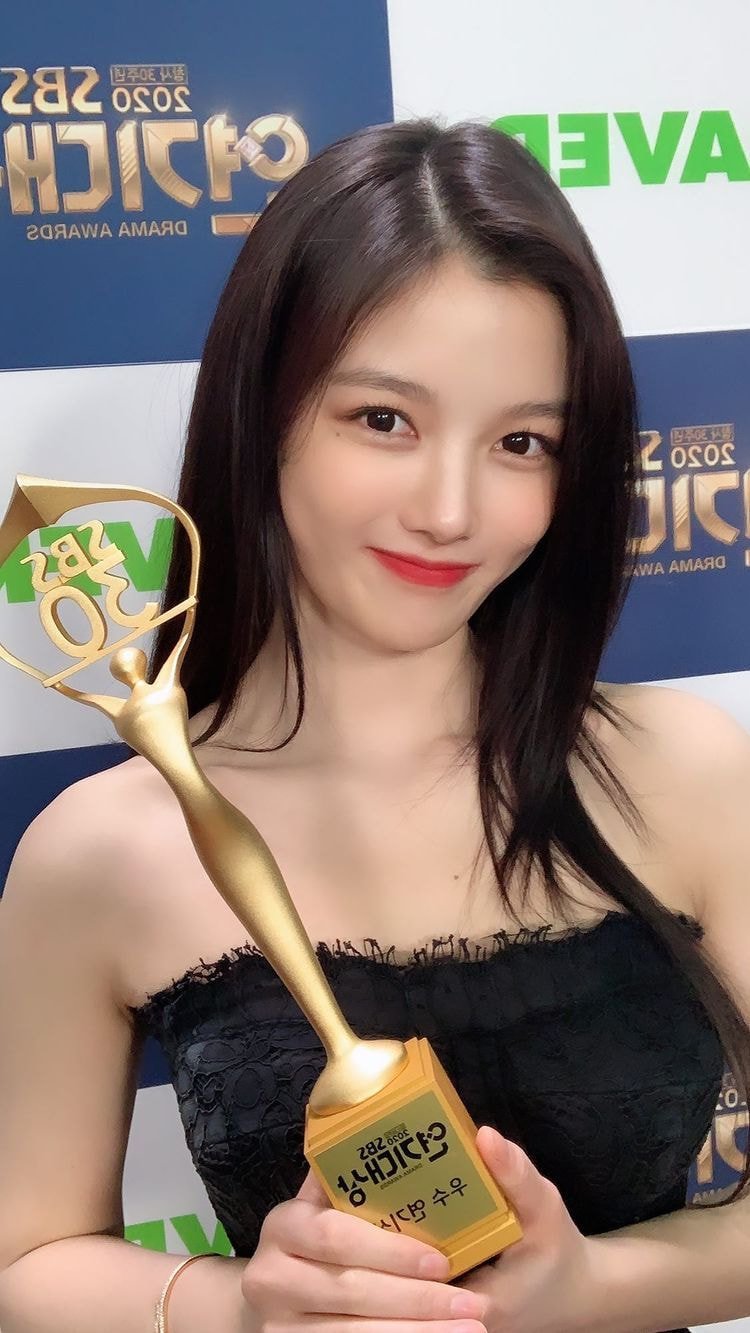 2020 SBS 연기대상 여자 수상자 셀프사진