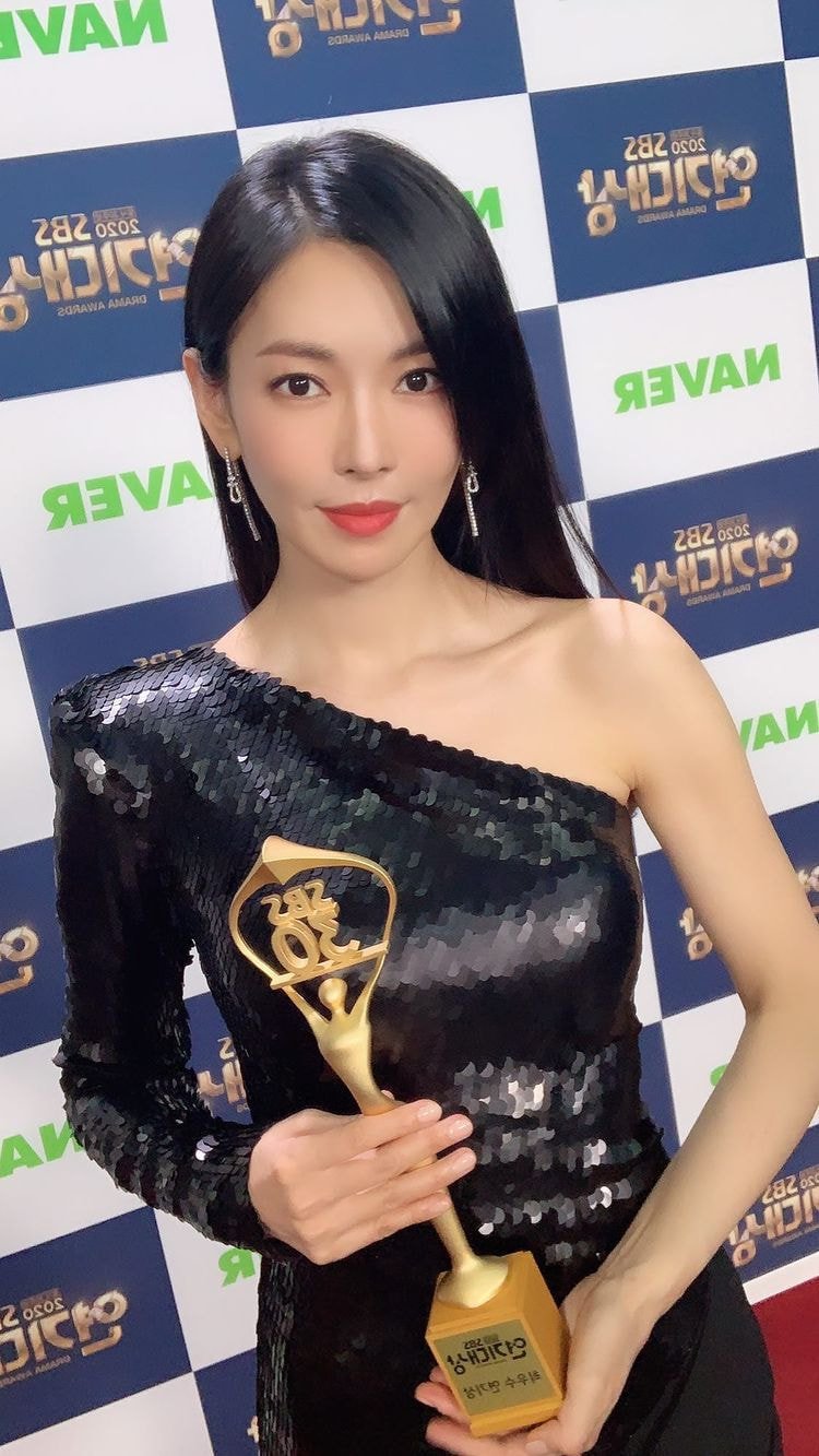 2020 SBS 연기대상 여자 수상자 셀프사진