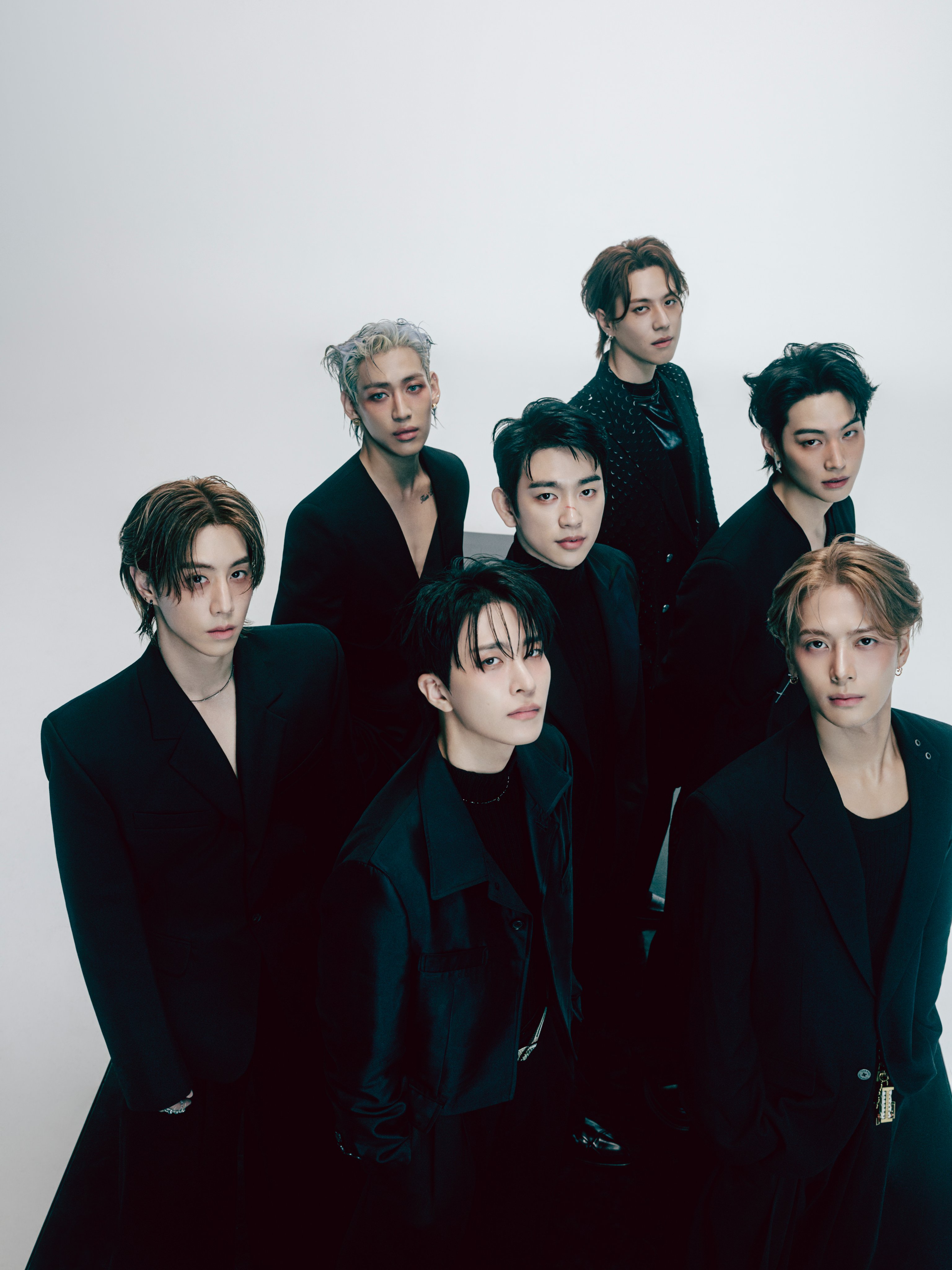 GOT7 갓세븐 미니 13집 [WINTER HEPTAGON] 단체 CONCEPT PHOTO (Winter ver.)