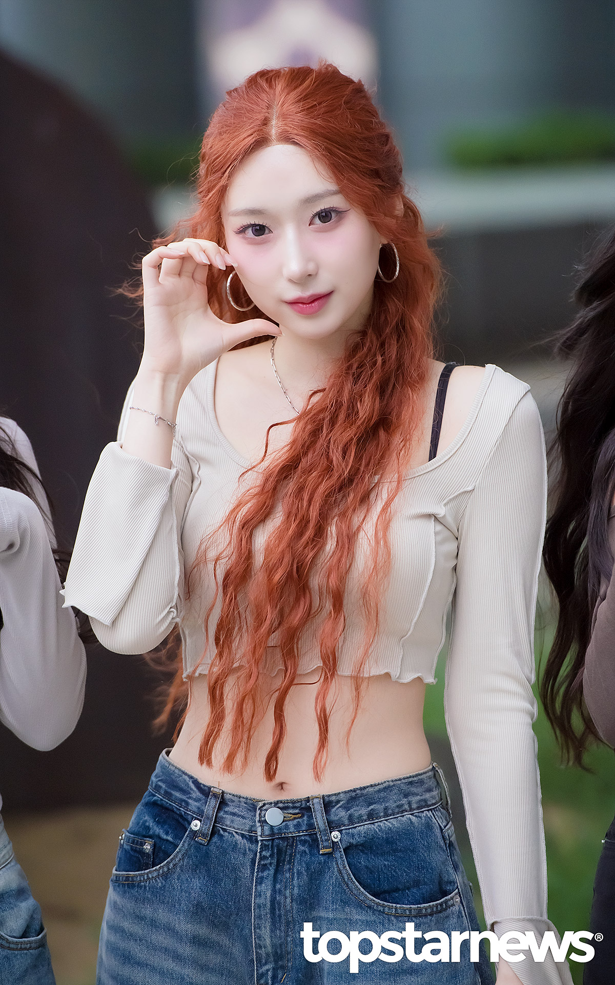 엑신(X:IN) 한나, 이샤, 아리아 웬디의 영스트리트 출근길 포토.jpg