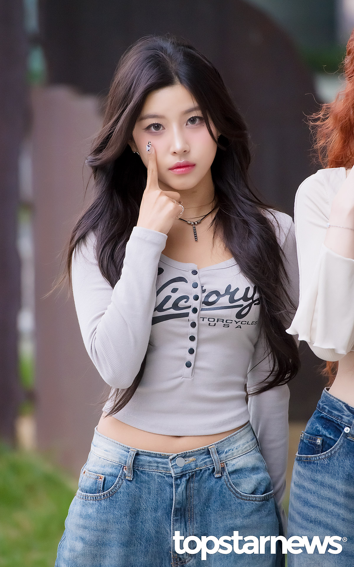 엑신(X:IN) 한나, 이샤, 아리아 웬디의 영스트리트 출근길 포토.jpg