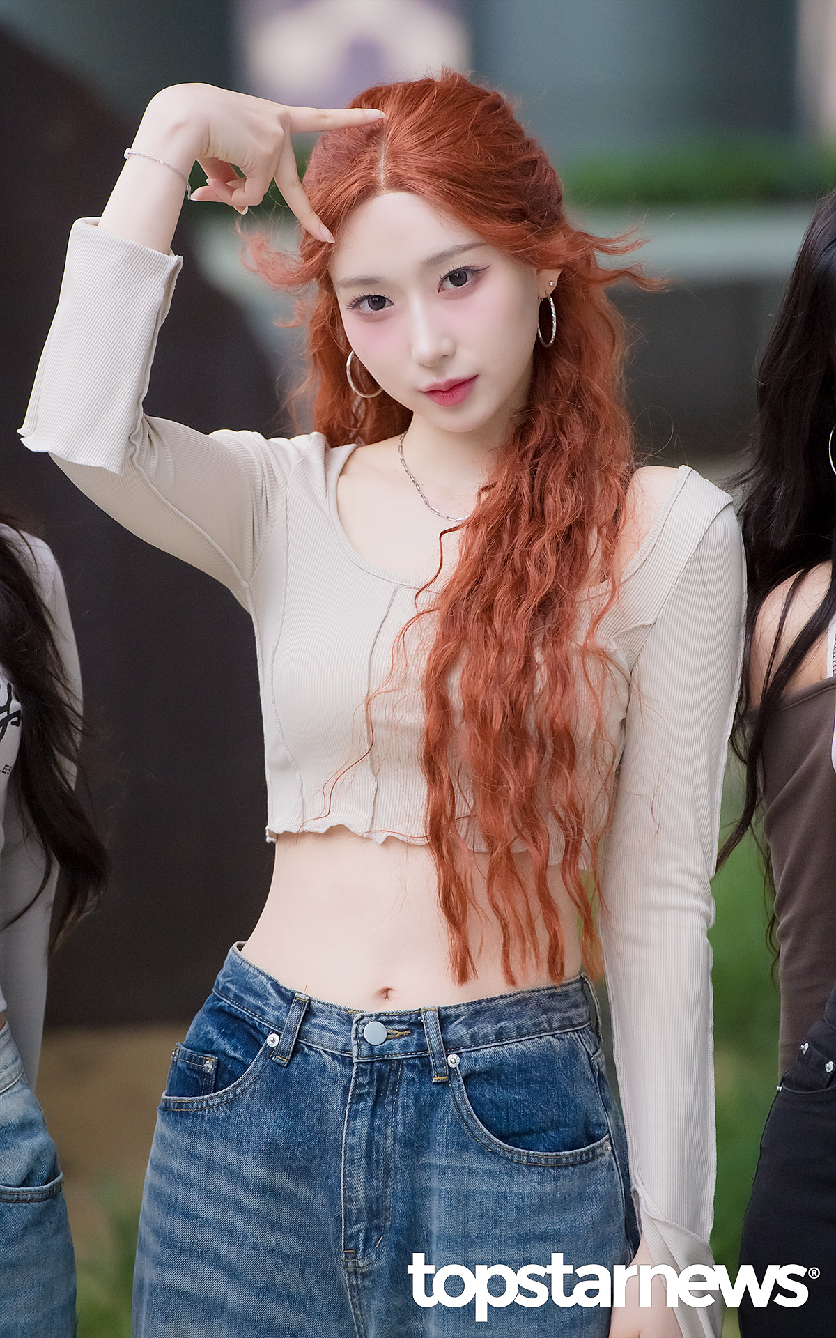 엑신(X:IN) 한나, 이샤, 아리아 웬디의 영스트리트 출근길 포토.jpg