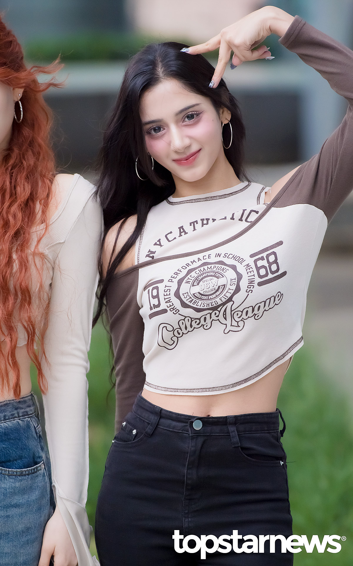 엑신(X:IN) 한나, 이샤, 아리아 웬디의 영스트리트 출근길 포토.jpg