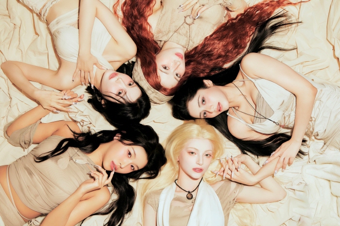 엑신(X:IN) 세 번째 미니앨범 'Defend Myself' 콘셉트 포토 W ver.