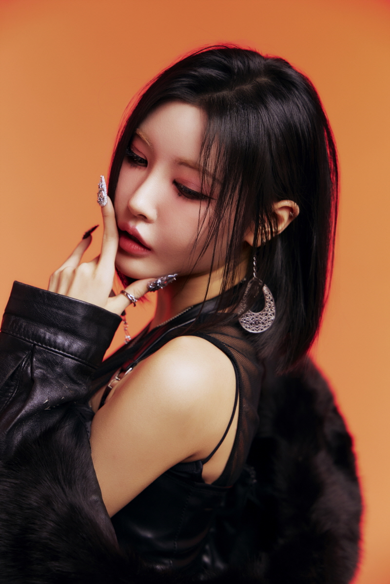 엑신(X:IN) 세 번째 미니앨범 'Defend Myself' 블랙 콘셉트 포토