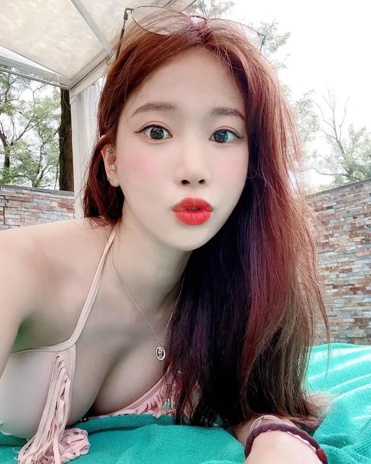 김한나 치어리더 수영복