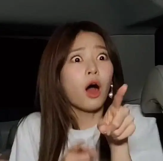 어제 아이즈원 브이앱 김민주 짤.jpgif