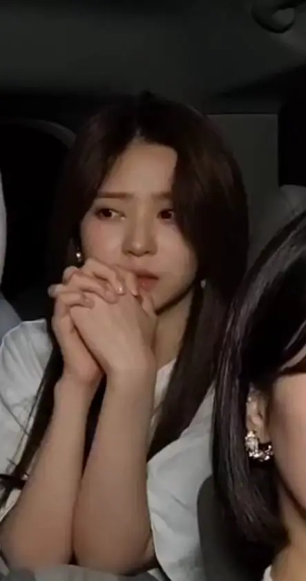 어제 아이즈원 브이앱 김민주 짤.jpgif