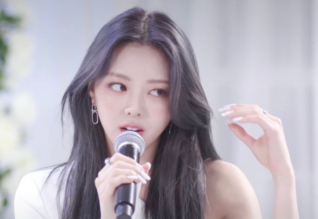 팬파티에서 비주얼파티 한 itzy 유나