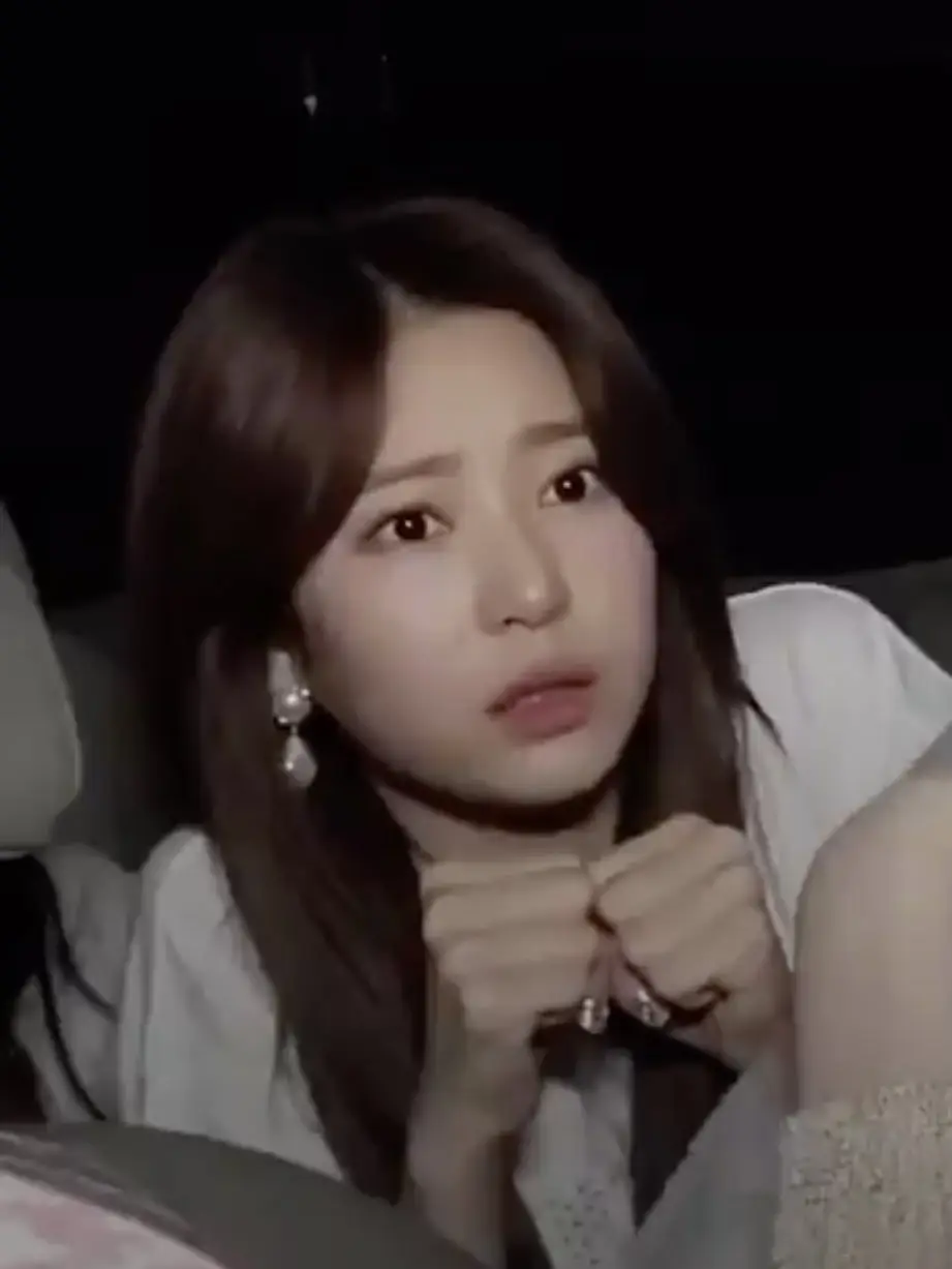 어제 아이즈원 브이앱 김민주 짤.jpgif