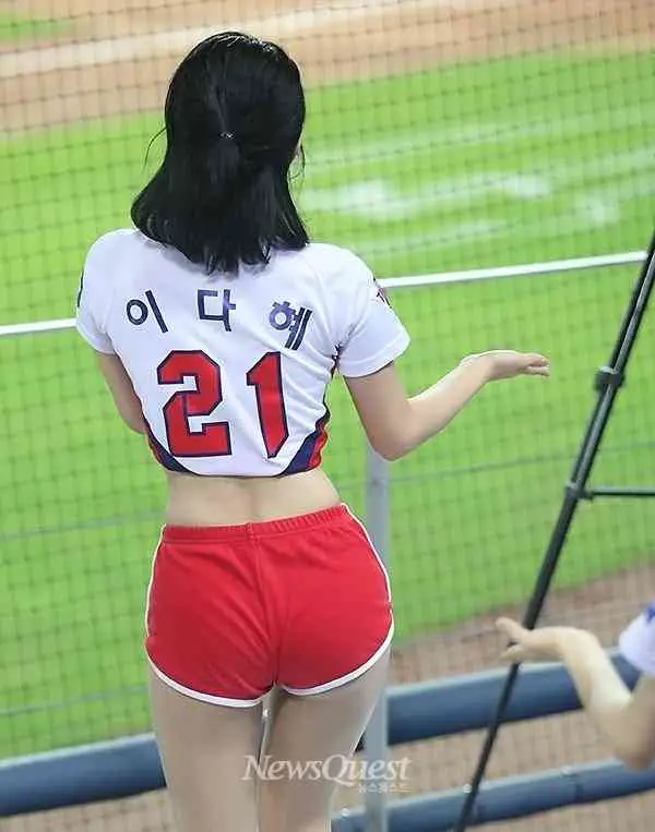 치어리더 이다혜 허리 라인 ㄷㄷㄷ