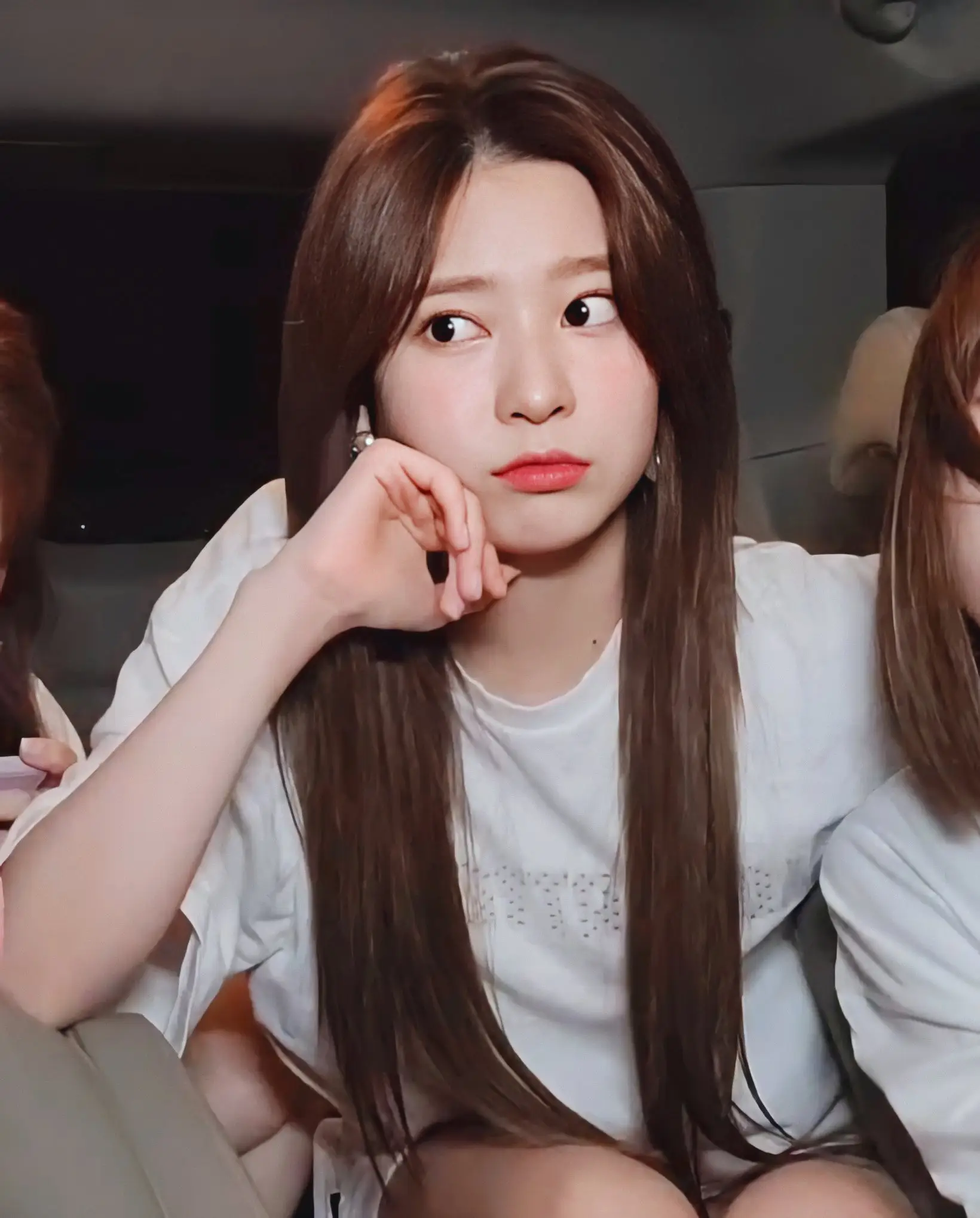 어제 아이즈원 브이앱 김민주 짤.jpgif