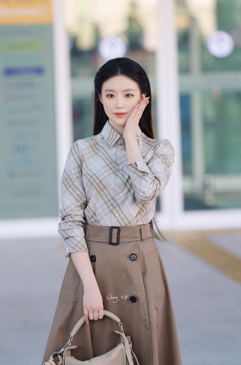 슈화 버버리 착장