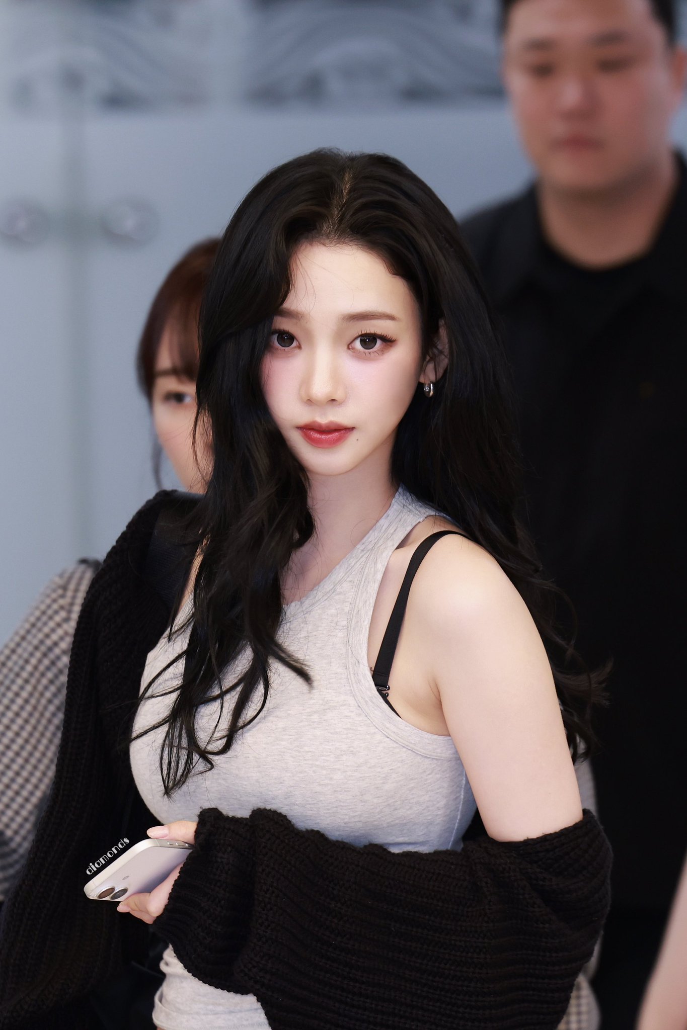 밤 늦게 입국한 카리나 사진