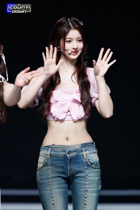 설윤 지리는 허리+골반라인
