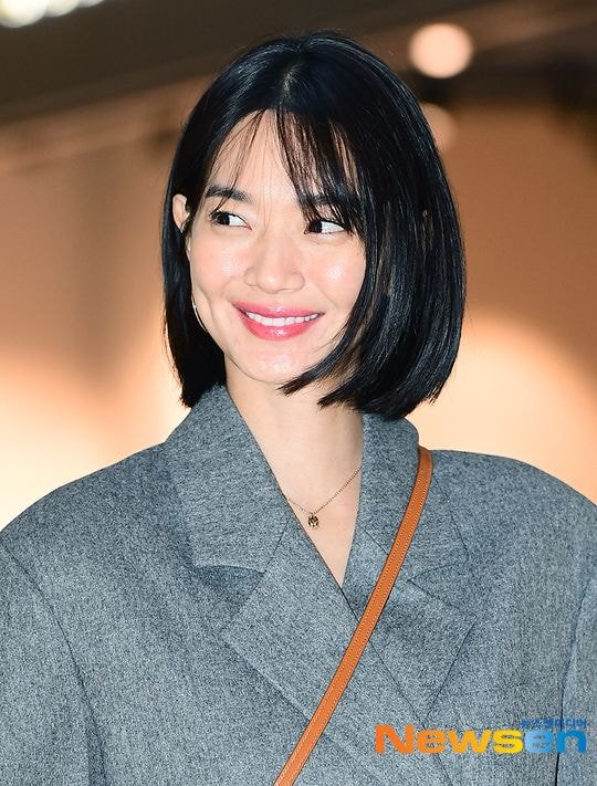 오늘자 신민아.jpg