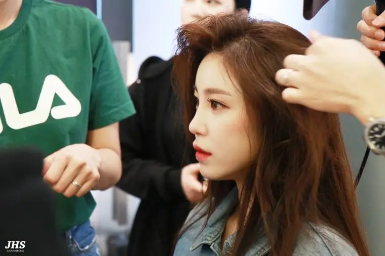 전효성 - 화보촬영현장 비하인드.jpg