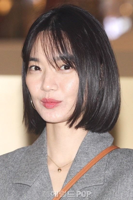 오늘자 신민아.jpg