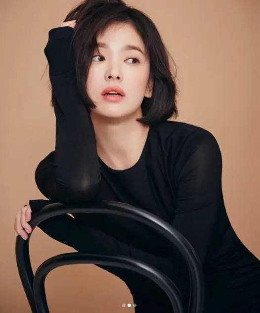 '공주병 논란' 송혜교 해외 인터뷰 동석자 J 통역사 입열다