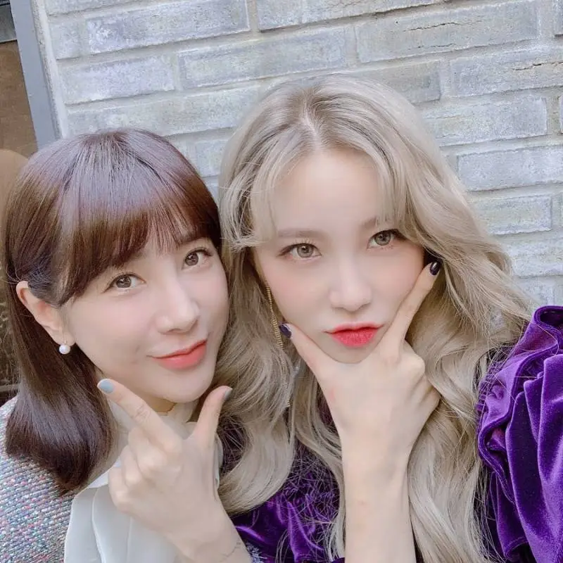 오늘자 서인영 전효성 셀카 투샷