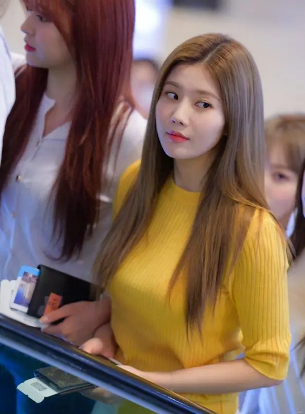 묵직한 권리더(아이즈원 권은비)