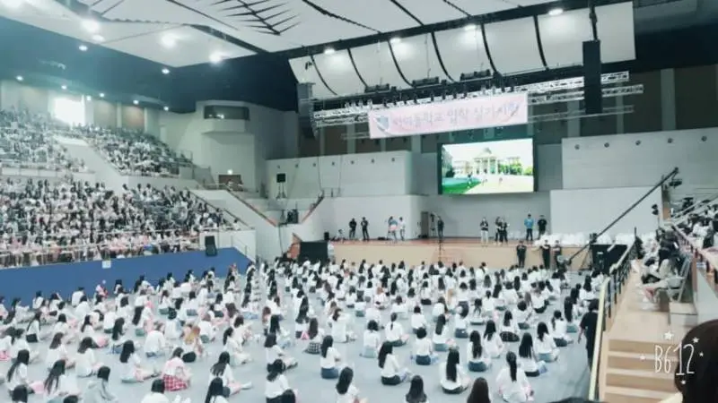 신청자 다 부른듯한 아이돌 학교 오디션 현장