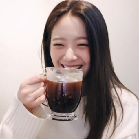 프로미스나인 장규리 치아교정 전후