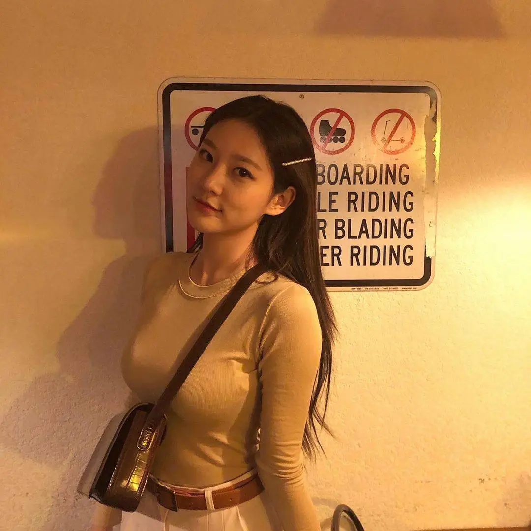 오늘자 김새론.insta