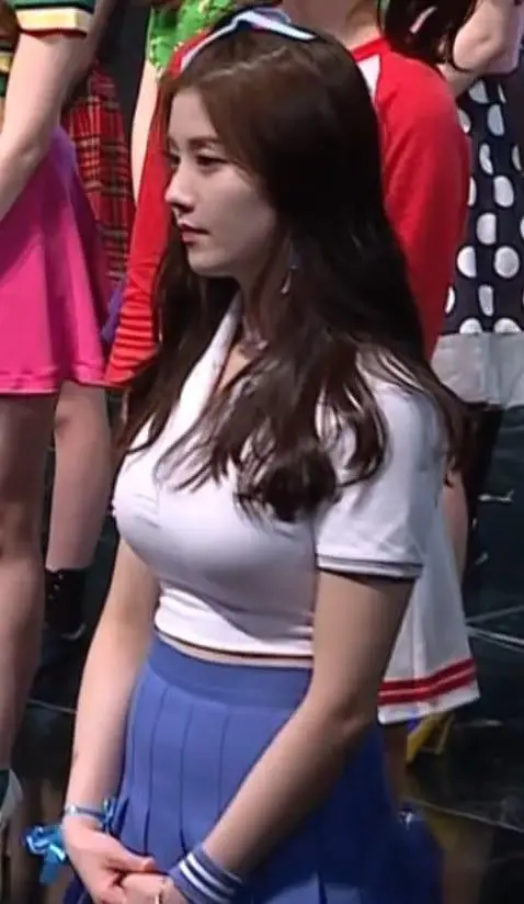프로듀스48 권은비 몸매 (슴가)