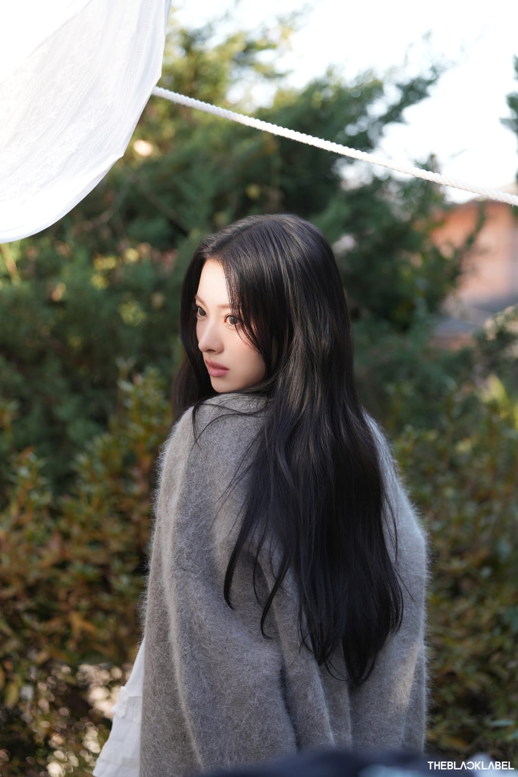 미야오 안나 The 1st 시즌그리팅 비하인드 포토