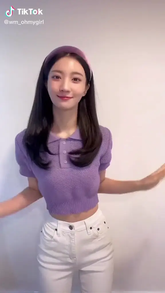 크롭 니트 입은 오마이걸 유빈 틱톡