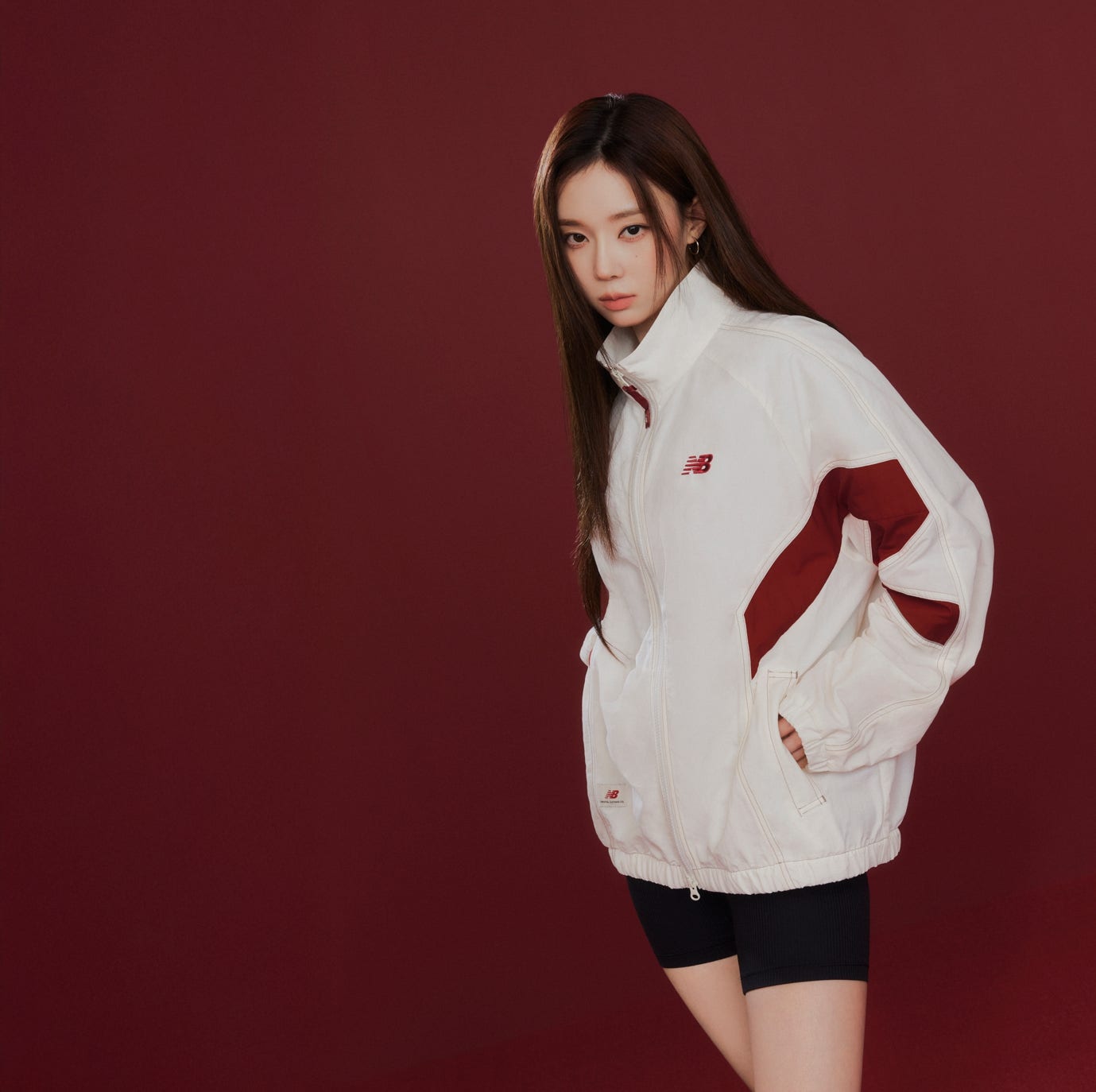 윈터 뉴발란스 바람막이 화보