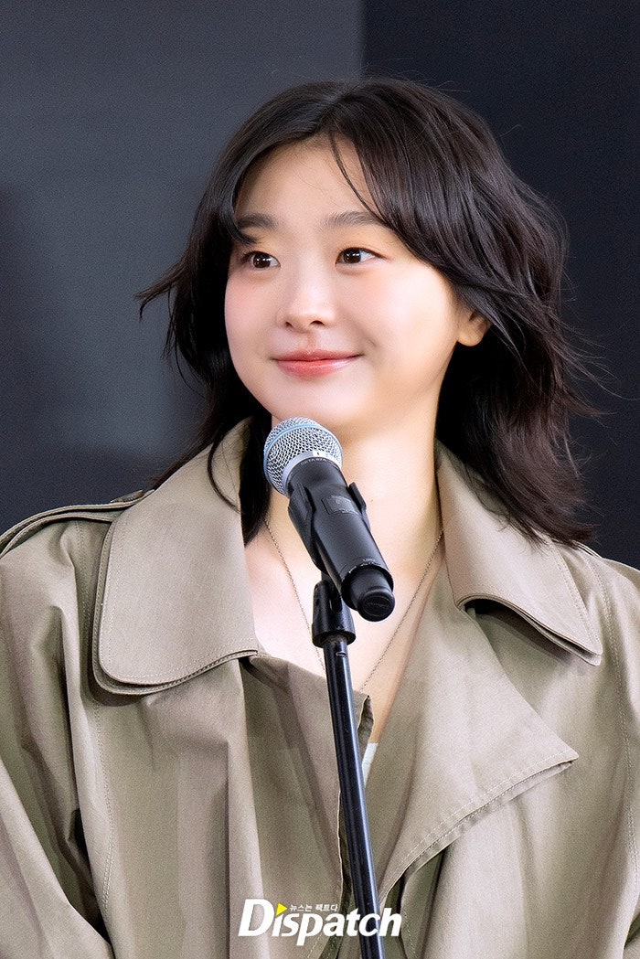 부산 국제영화제 야외 무대인사 김다미.jpg
