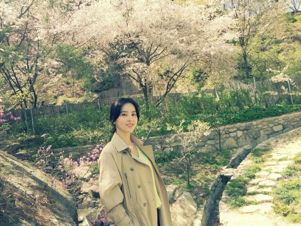 한혜진, 벚꽃보다 아름다운 미모 (130501 트윗업뎃)