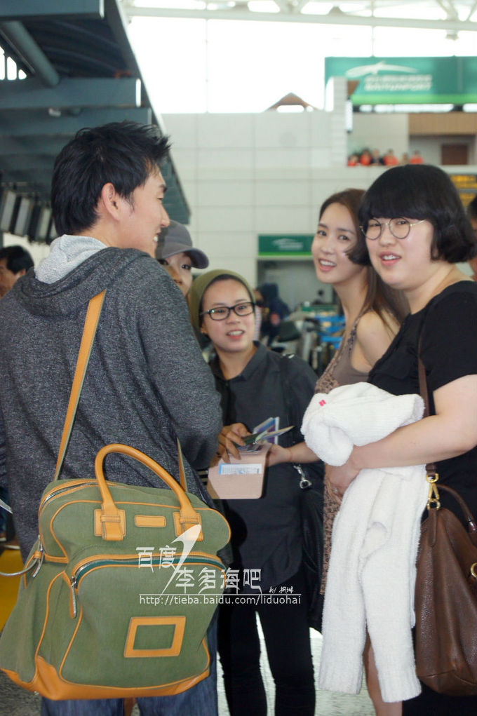 [스압 주의-이다해 중국 공항 직찍] 최근 청순한 인형미모의 이다해 중국공항 직찍!
