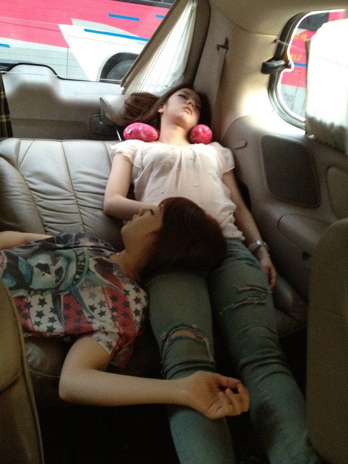 걸스데이 민아-혜리, 차안에서 자는 모습