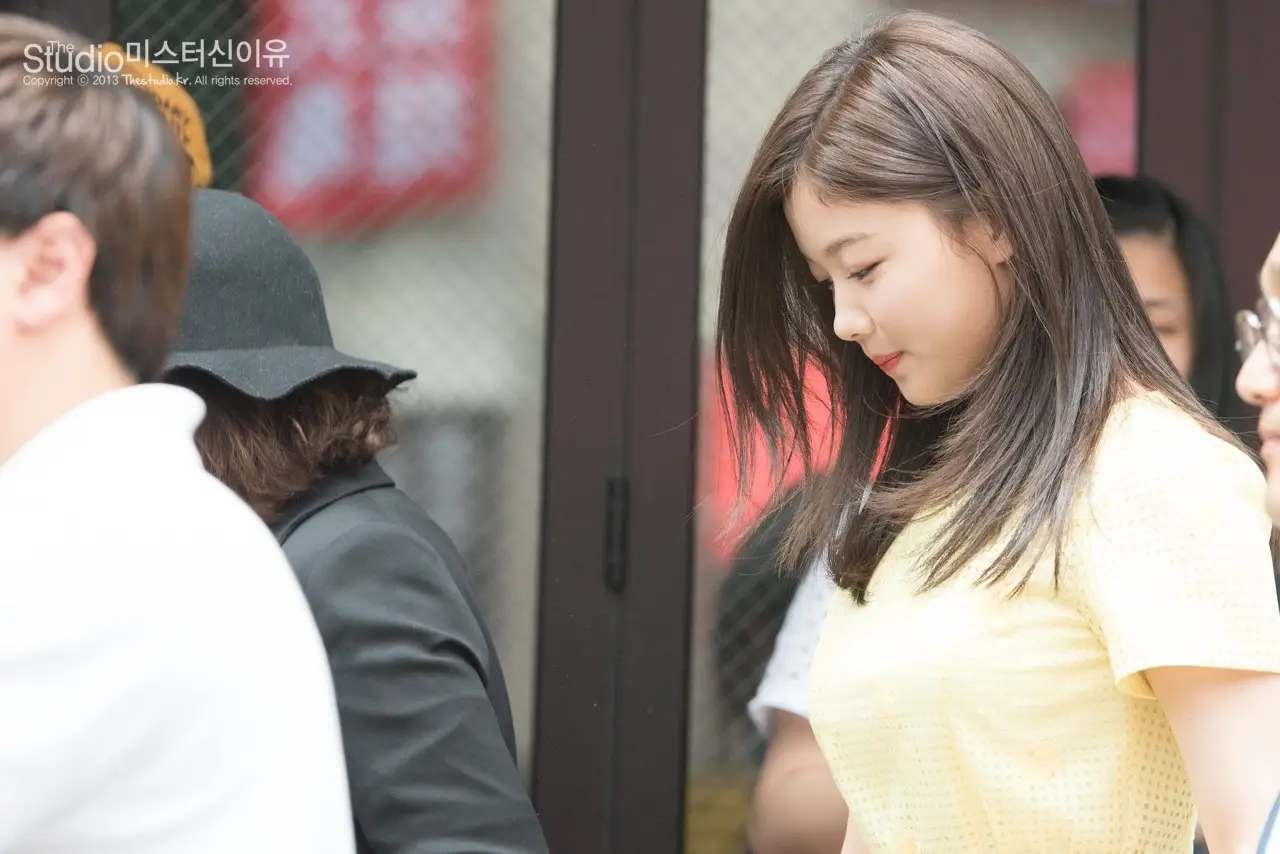 150529 김유정 퇴근길 직찍 by 미스터신