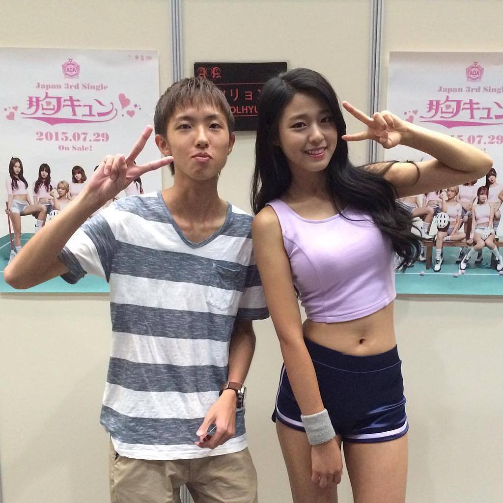 설현(AOA) 150807 인스타그램 - 150731 Seolhyun with a fan