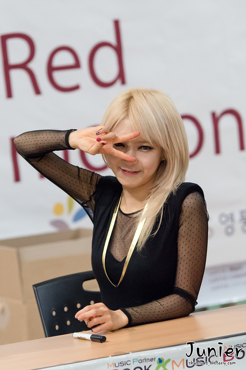 131027 AOA 김포공항 팬싸인회 직찍 Part.3 (21pics)