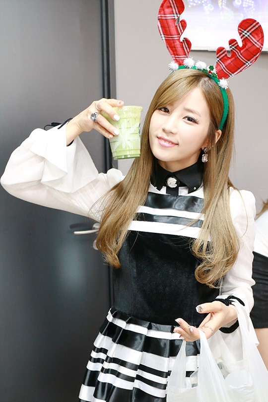 141219 네이버 스타캐스트 에이핑크.jpg