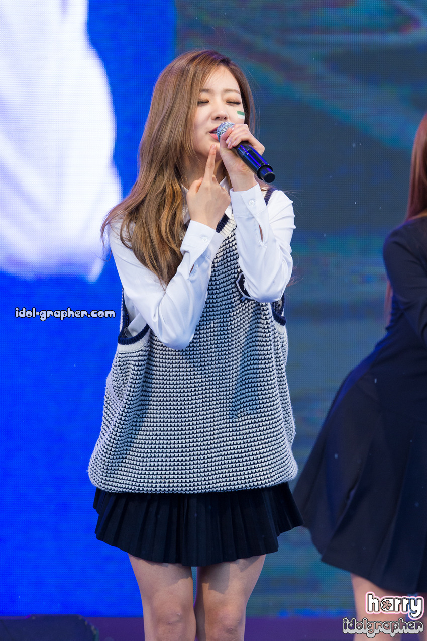 보미(에이핑크) 직찍 - 141109 기아 행복충전 음악축제 by Harry